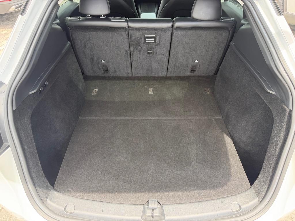 Tesla Model Y RWD *Ltd Avail* 2024