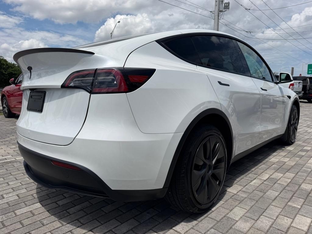 Tesla Model Y RWD *Ltd Avail* 2024