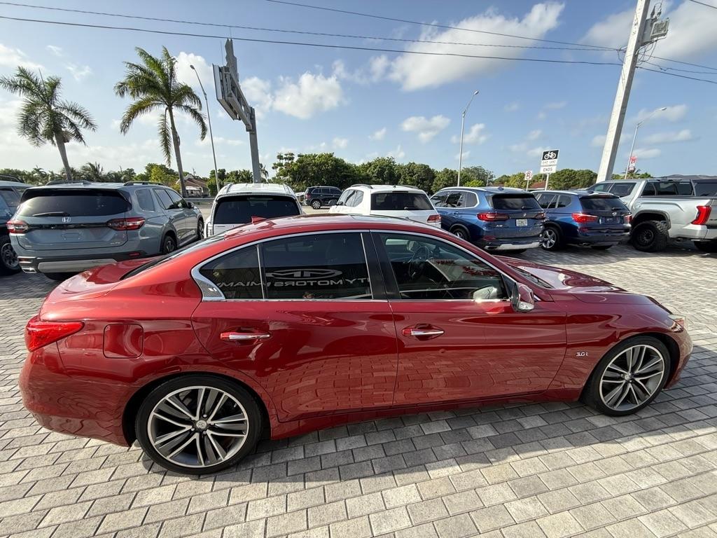Infiniti Q50 4dr Sdn 3.0t Premium RWD 2016