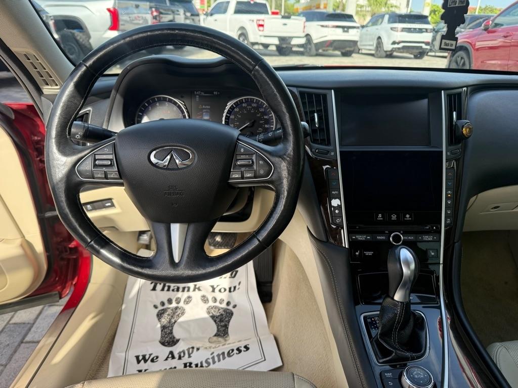Infiniti Q50 4dr Sdn 3.0t Premium RWD 2016