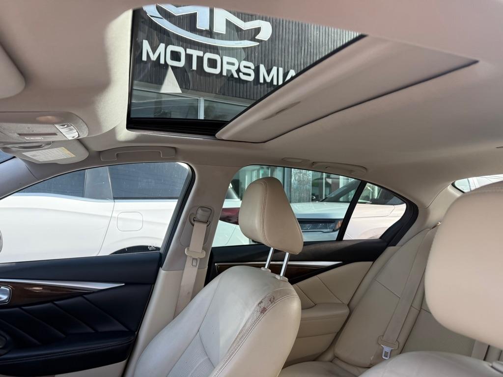 Infiniti Q50 4dr Sdn 3.0t Premium RWD 2016