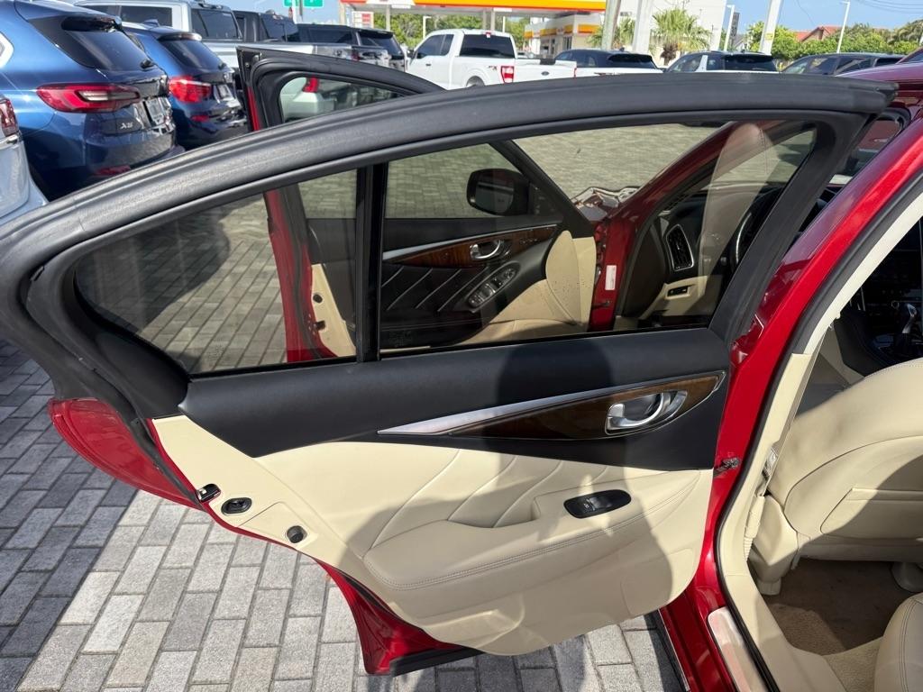 Infiniti Q50 4dr Sdn 3.0t Premium RWD 2016