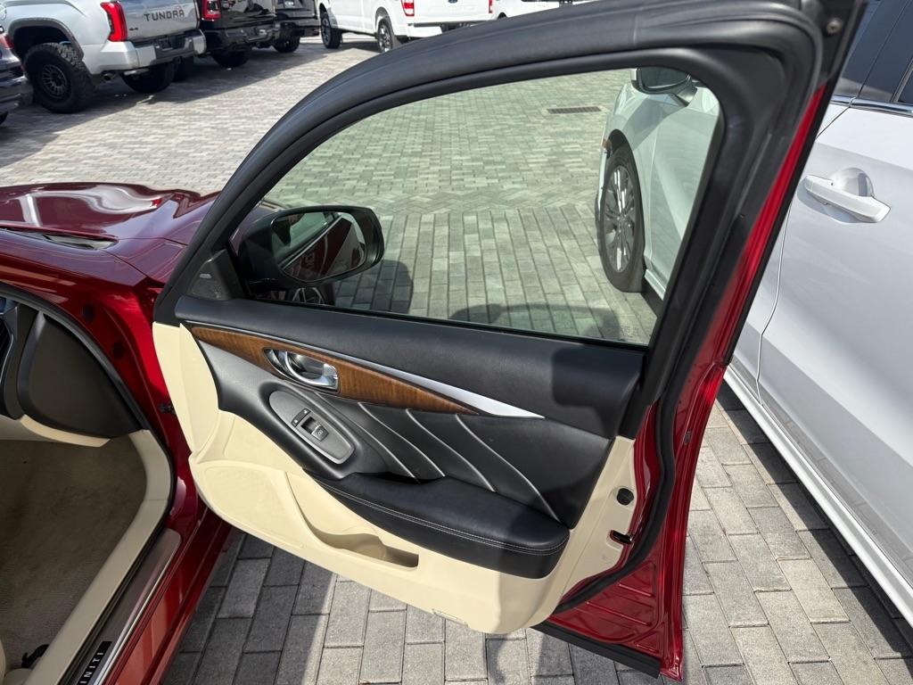 Infiniti Q50 4dr Sdn 3.0t Premium RWD 2016
