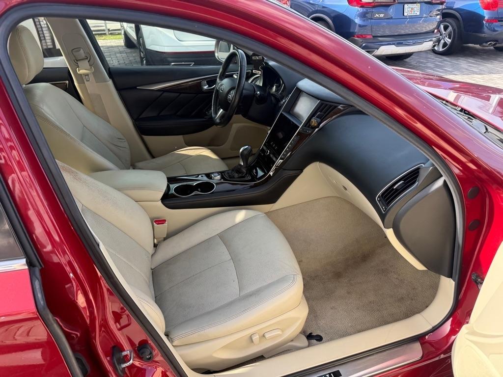 Infiniti Q50 4dr Sdn 3.0t Premium RWD 2016