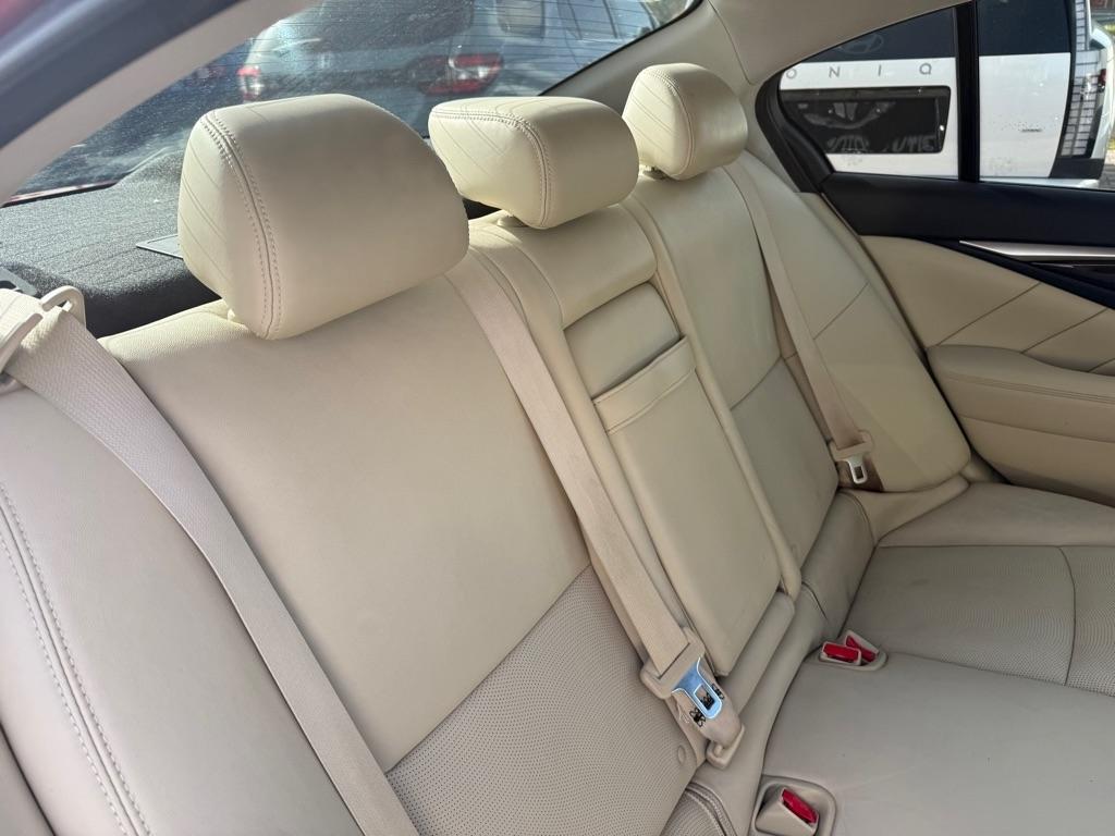 Infiniti Q50 4dr Sdn 3.0t Premium RWD 2016