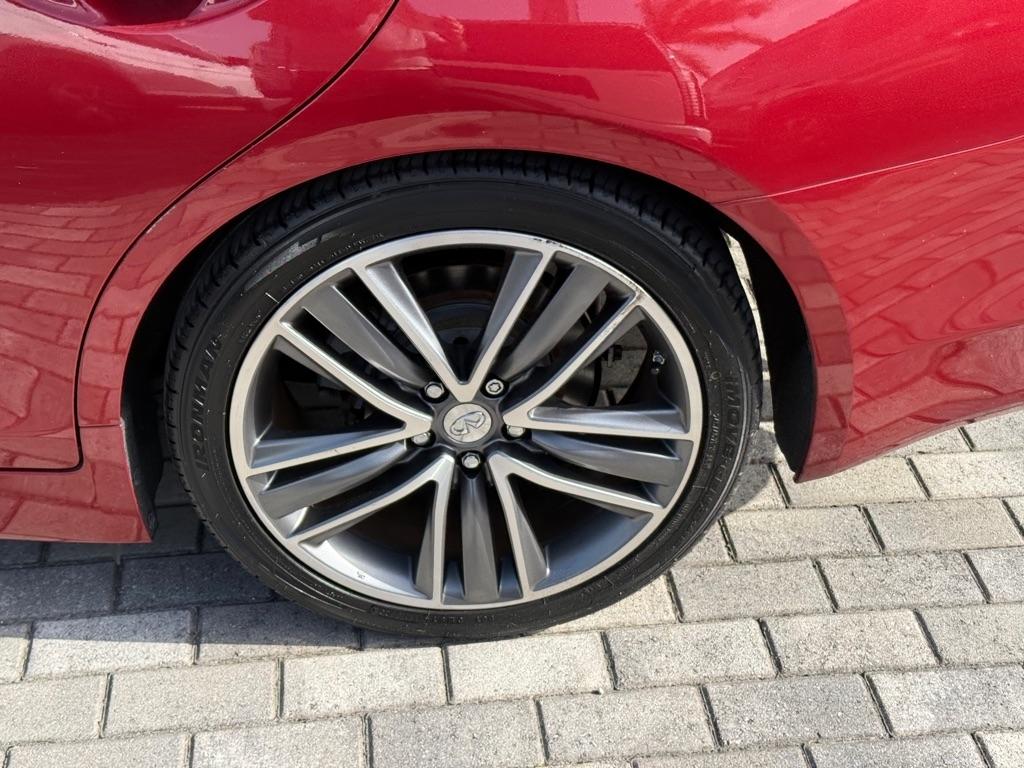 Infiniti Q50 4dr Sdn 3.0t Premium RWD 2016