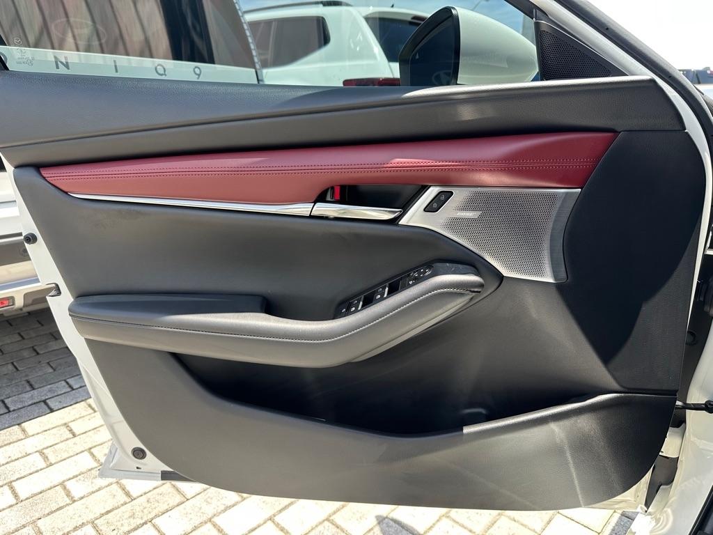 Mazda Mazda3 Hatchback Premium Auto FWD 2021