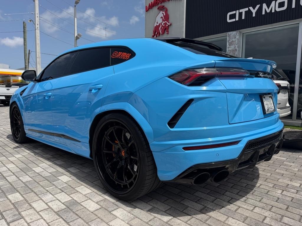 Lamborghini Urus AWD 2022