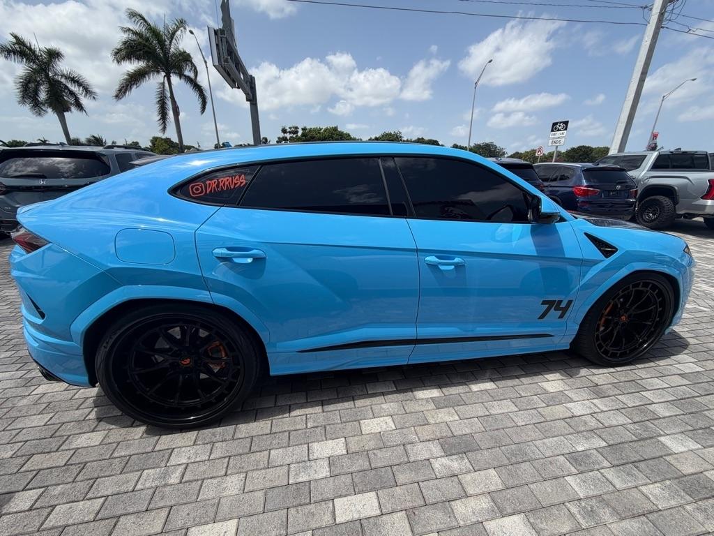 Lamborghini Urus AWD 2022