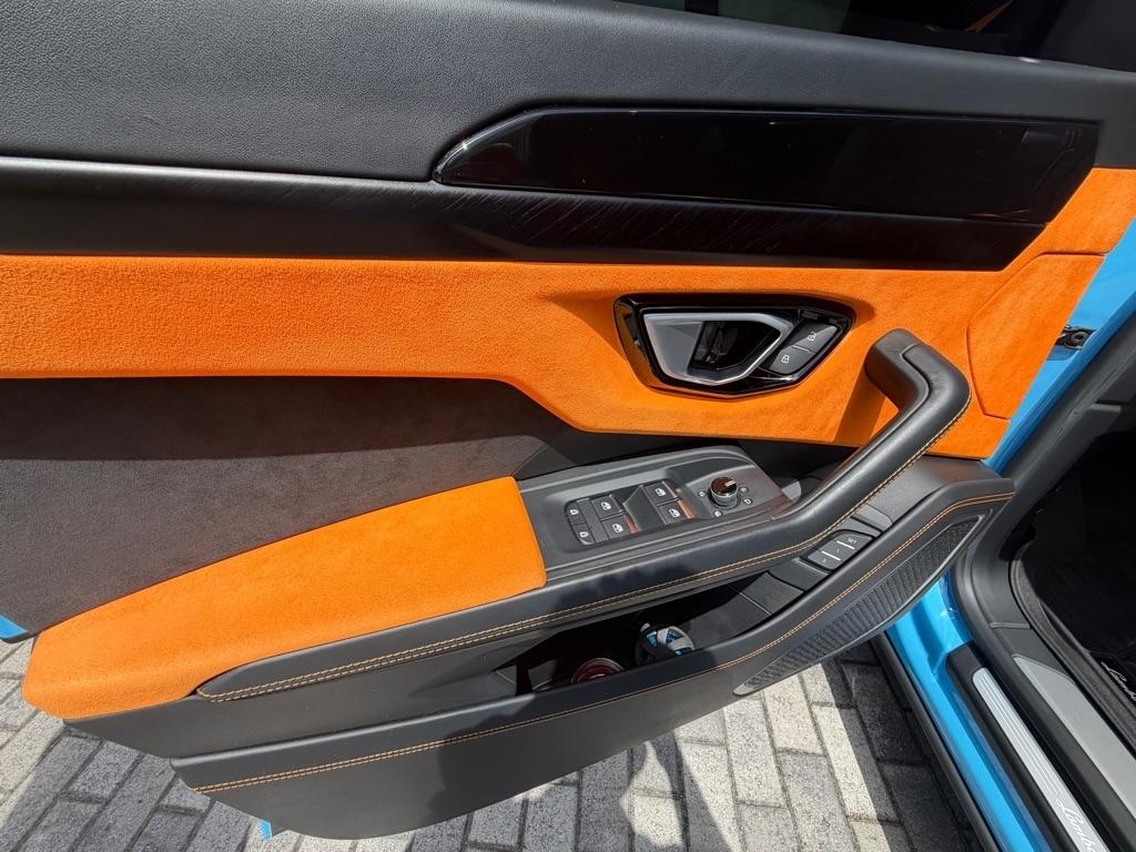 Lamborghini Urus AWD 2022