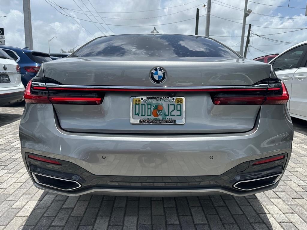 BMW 7 Series 740i Sedan 2021
