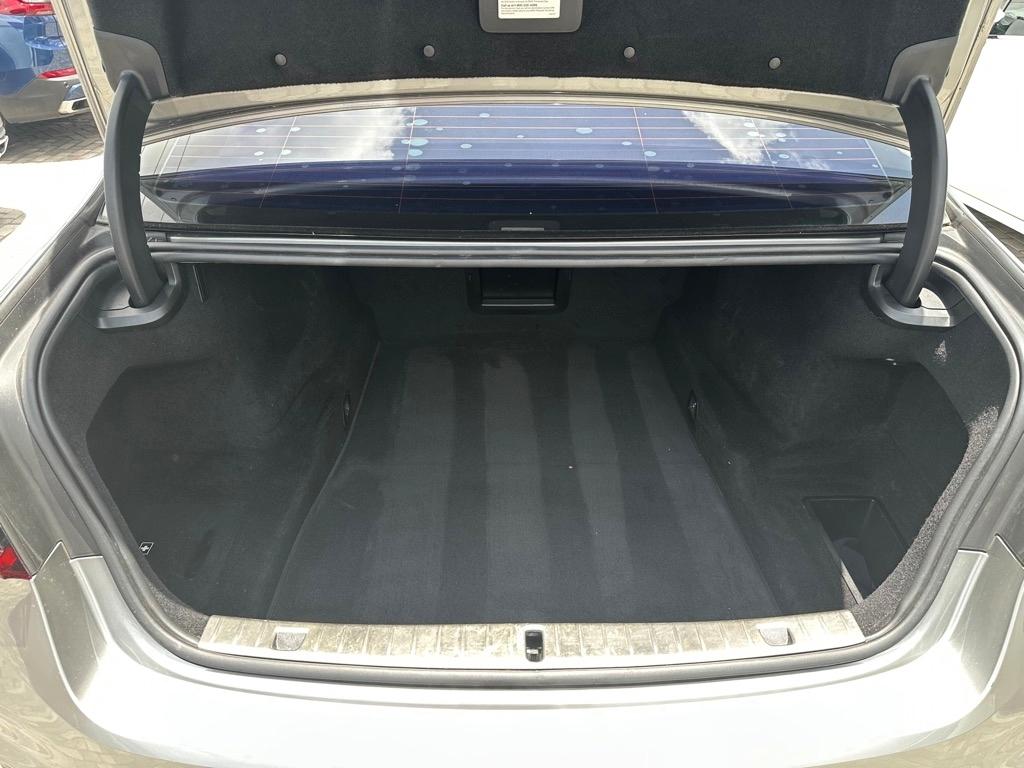 BMW 7 Series 740i Sedan 2021