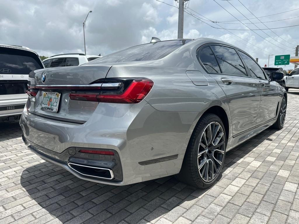 BMW 7 Series 740i Sedan 2021