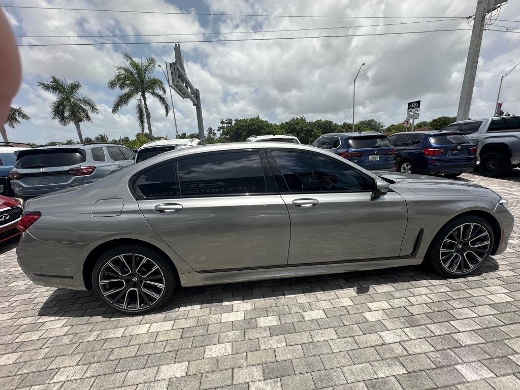 BMW 7 Series 740i Sedan 2021