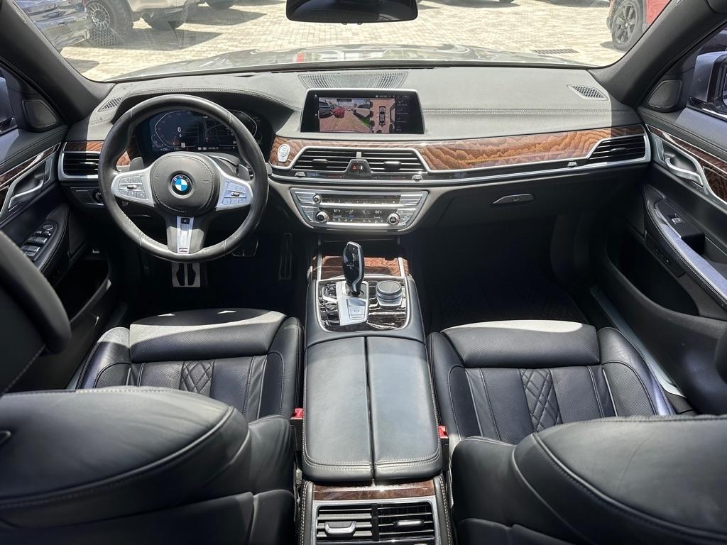 BMW 7 Series 740i Sedan 2021