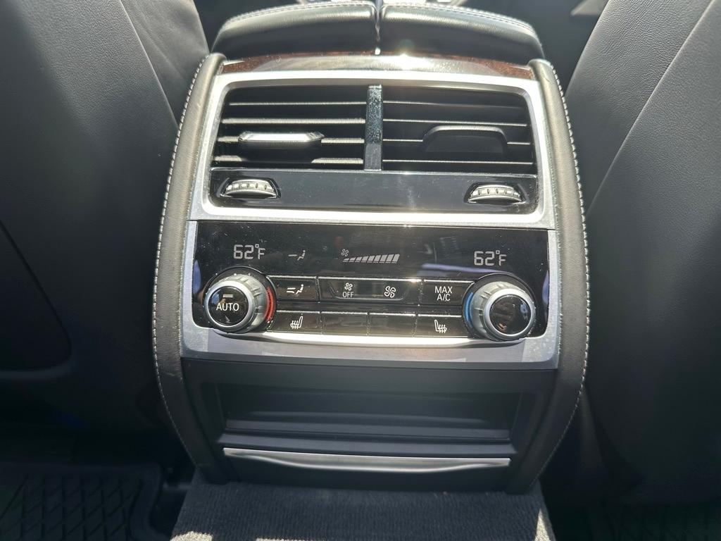 BMW 7 Series 740i Sedan 2021
