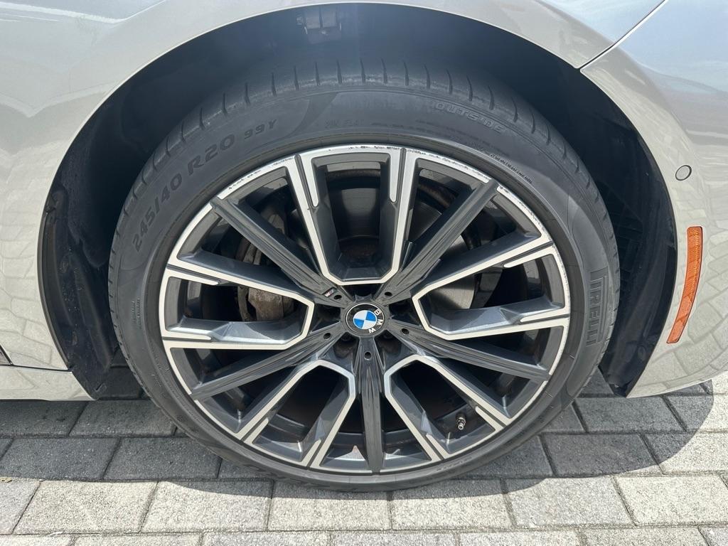 BMW 7 Series 740i Sedan 2021