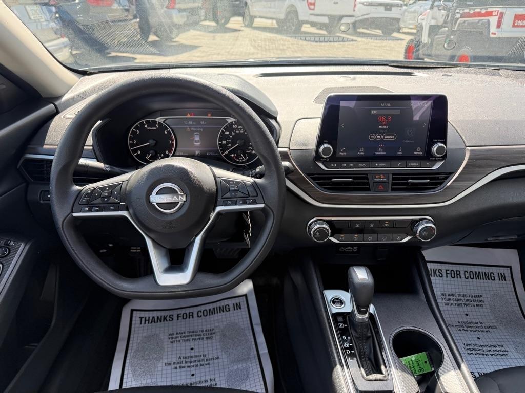 Nissan Altima SV FWD 2025