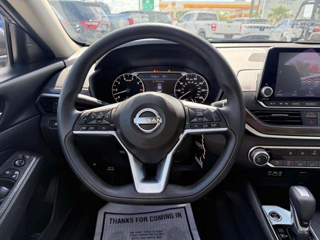 Nissan Altima SV FWD 2025