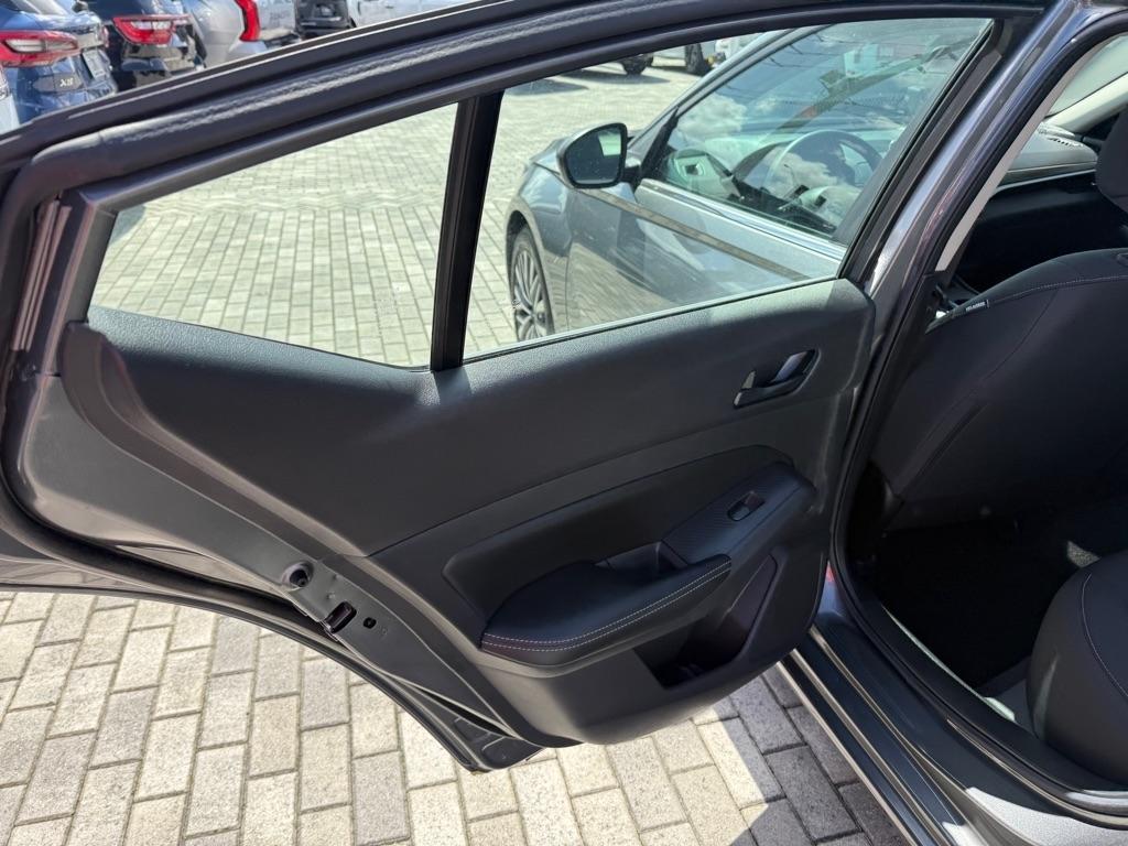 Nissan Altima SV FWD 2025