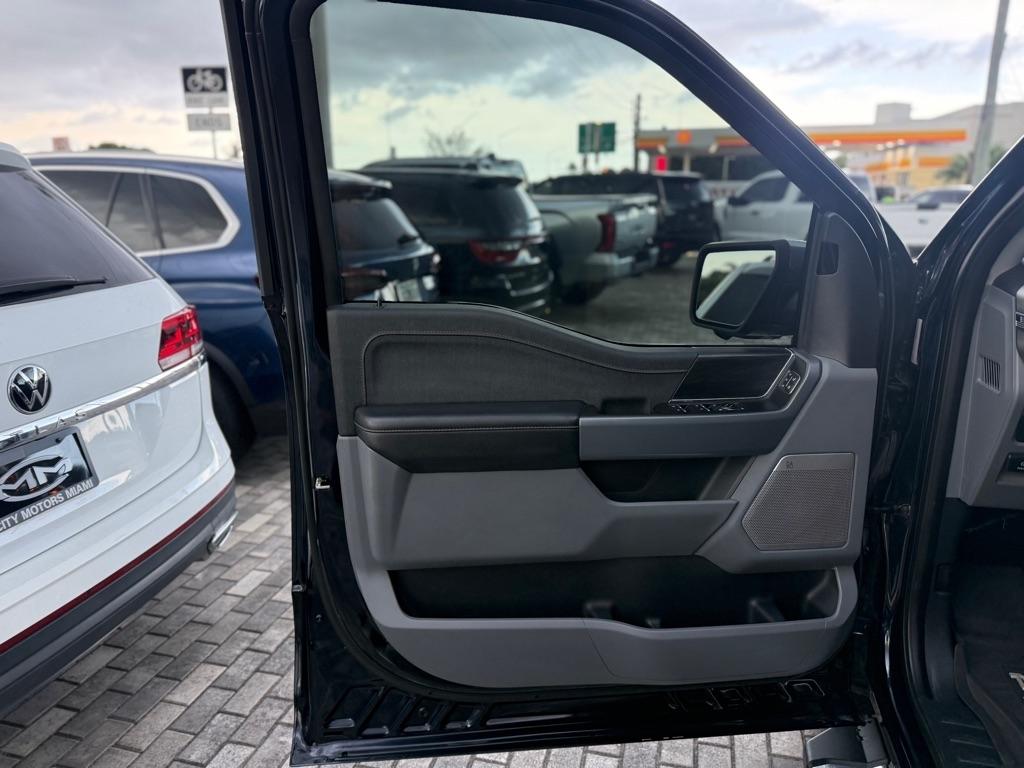 Ford F-150 Lariat 4WD SuperCrew 5.5' Box 2024