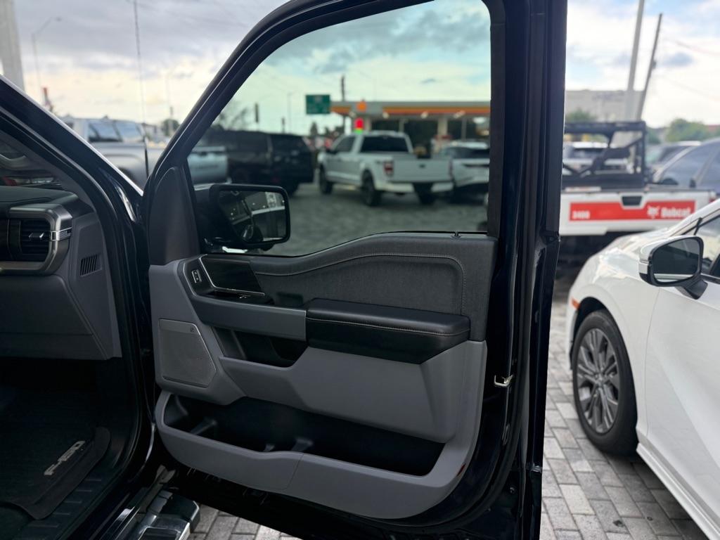 Ford F-150 Lariat 4WD SuperCrew 5.5' Box 2024
