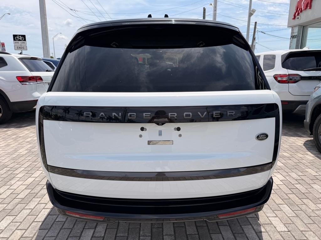 Land Rover Range Rover P530 SE LWB 7 Seat 2023
