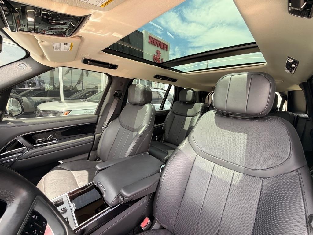 Land Rover Range Rover P530 SE LWB 7 Seat 2023