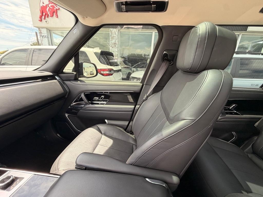 Land Rover Range Rover P530 SE LWB 7 Seat 2023