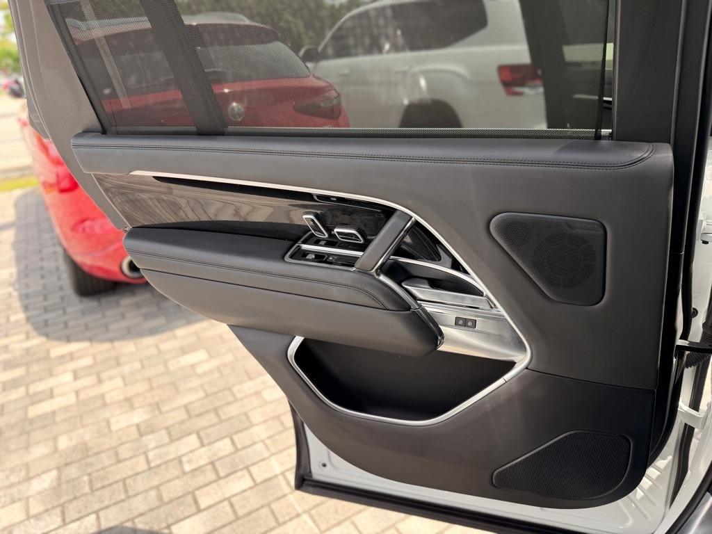 Land Rover Range Rover P530 SE LWB 7 Seat 2023