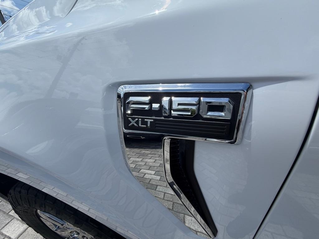Ford F-150 XLT 4WD SuperCab 8' Box 2023