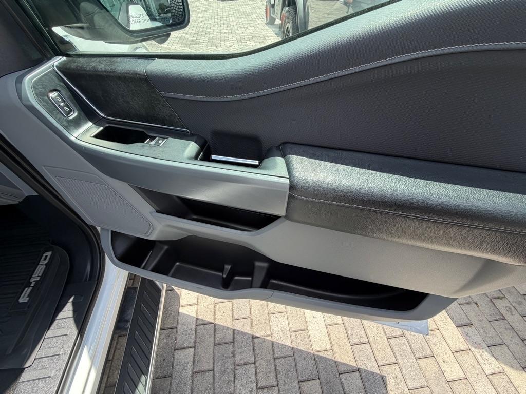 Ford F-150 XLT 4WD SuperCab 8' Box 2023