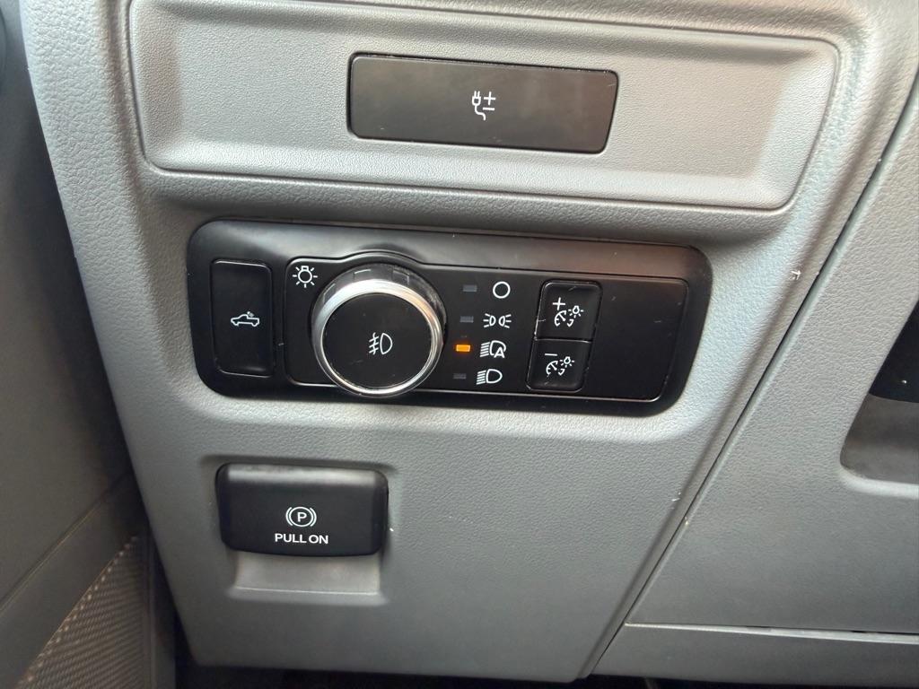 Ford F-150 XLT 4WD SuperCab 8' Box 2023