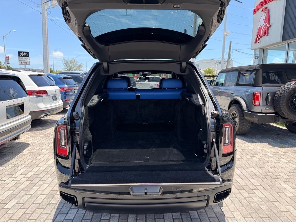 Rolls-Royce Cullinan Sport Utility 2022