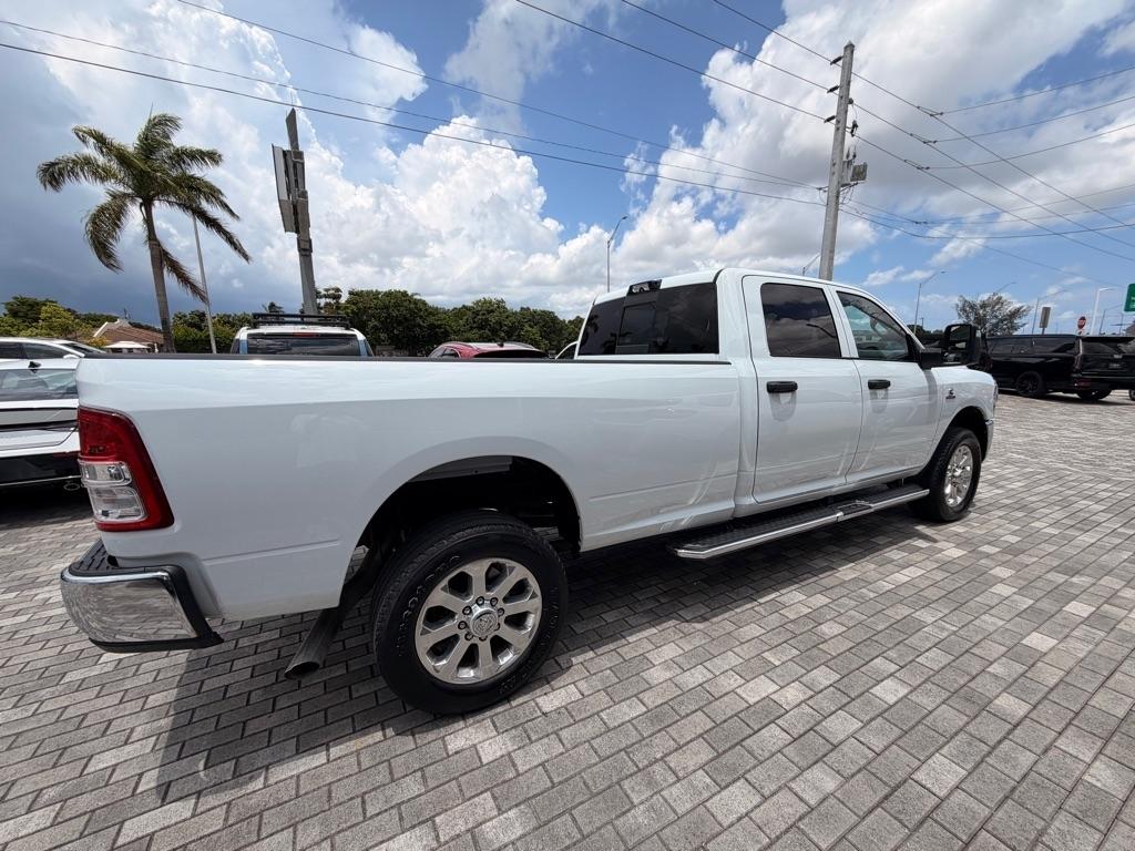 RAM 2500 Tradesman 4x4 Crew Cab 8' Box 2024