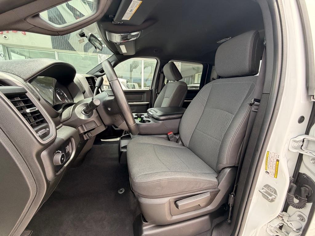 RAM 2500 Tradesman 4x4 Crew Cab 8' Box 2024