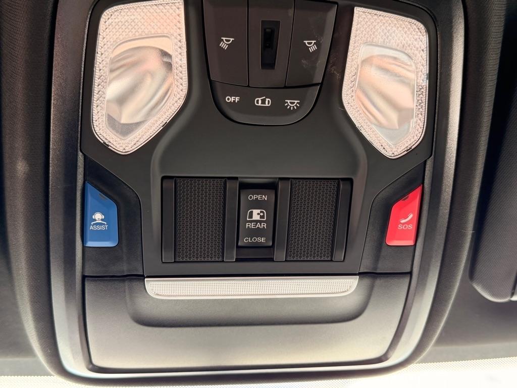 RAM 2500 Tradesman 4x4 Crew Cab 8' Box 2024
