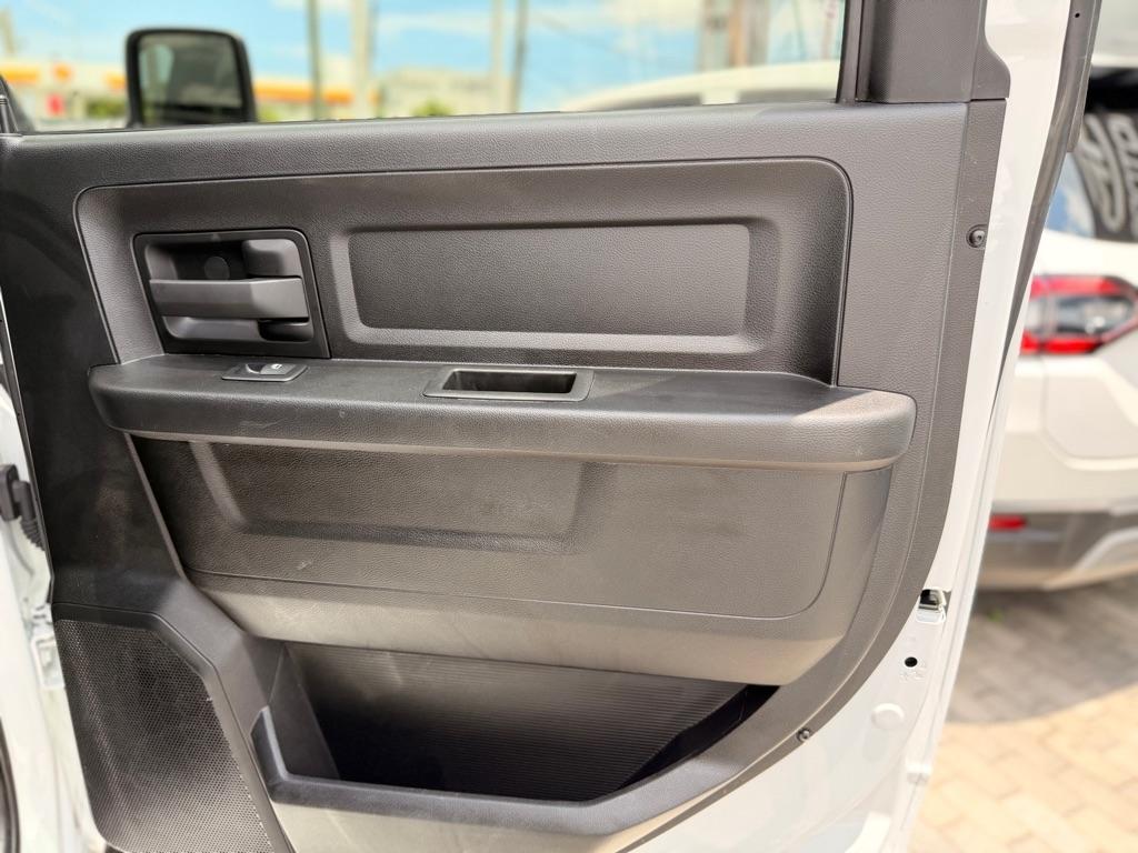 RAM 2500 Tradesman 4x4 Crew Cab 8' Box 2024
