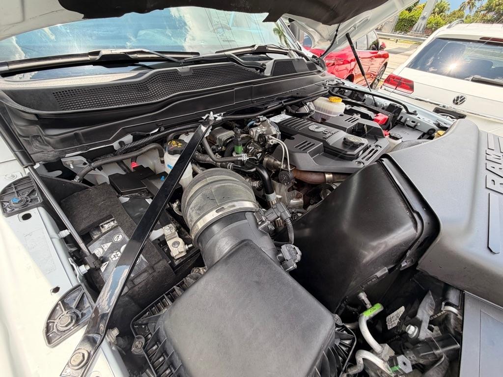 RAM 2500 Tradesman 4x4 Crew Cab 8' Box 2024