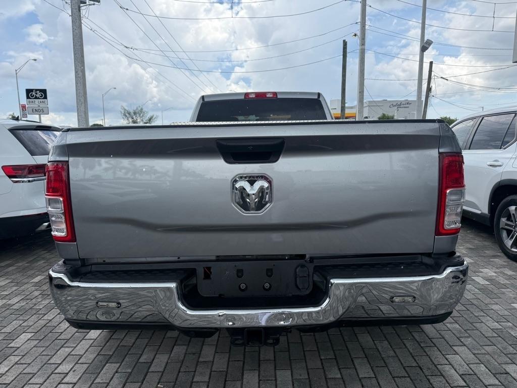 RAM 3500 Tradesman 4x4 Crew Cab 8' Box 2022