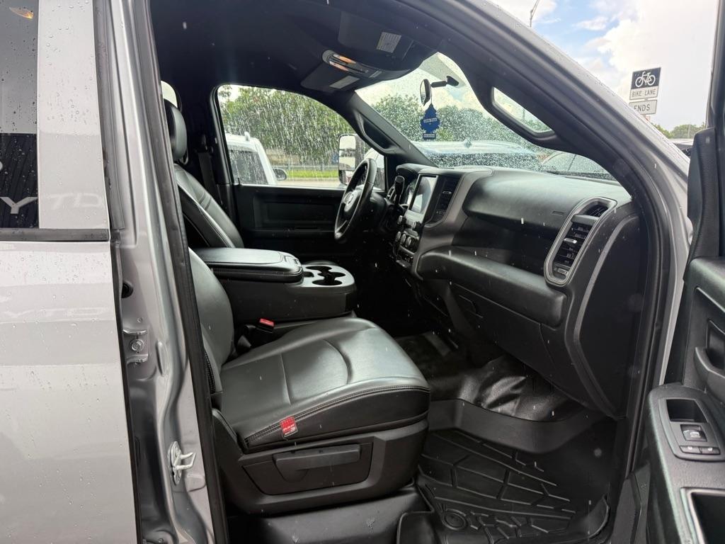 RAM 3500 Tradesman 4x4 Crew Cab 8' Box 2022