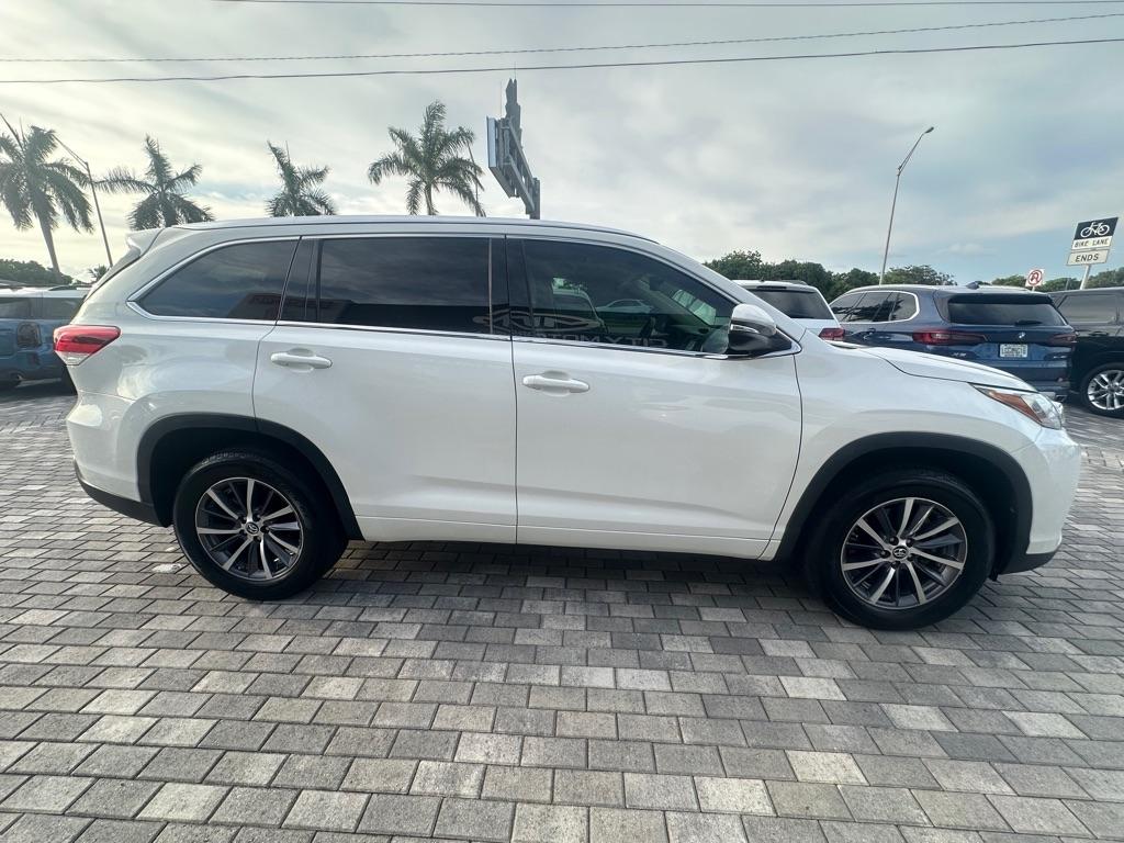 Toyota Highlander XLE V6 FWD (Natl) 2017