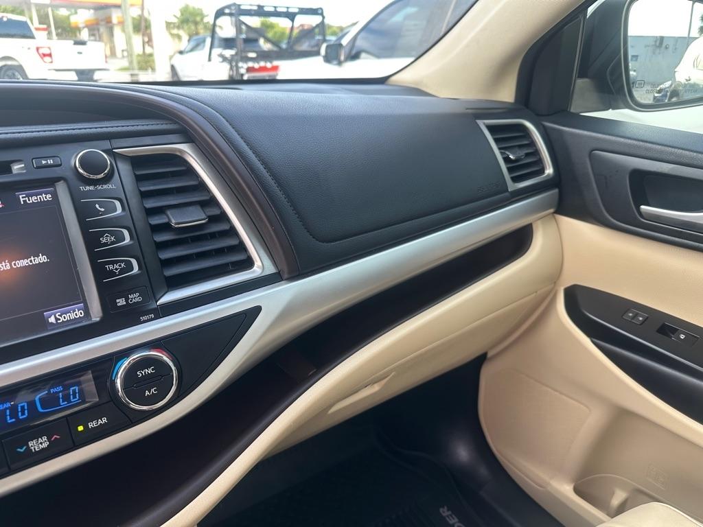 Toyota Highlander XLE V6 FWD (Natl) 2017