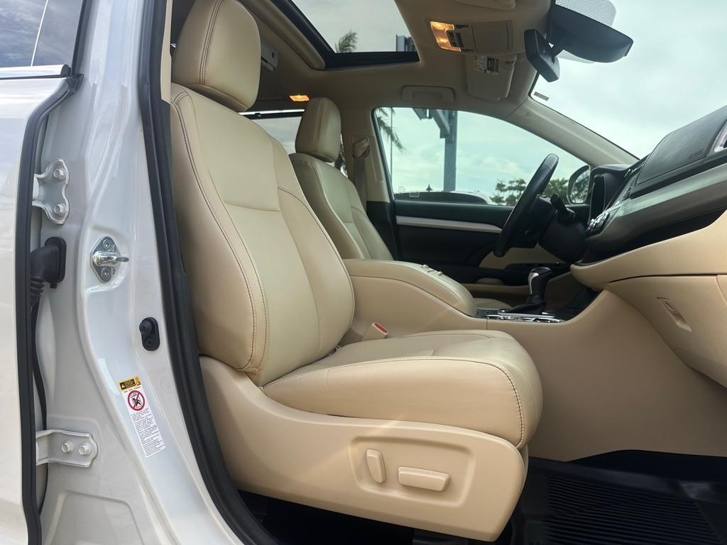 Toyota Highlander XLE V6 FWD (Natl) 2017