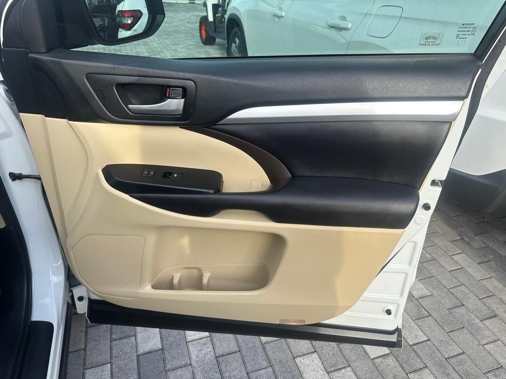 Toyota Highlander XLE V6 FWD (Natl) 2017