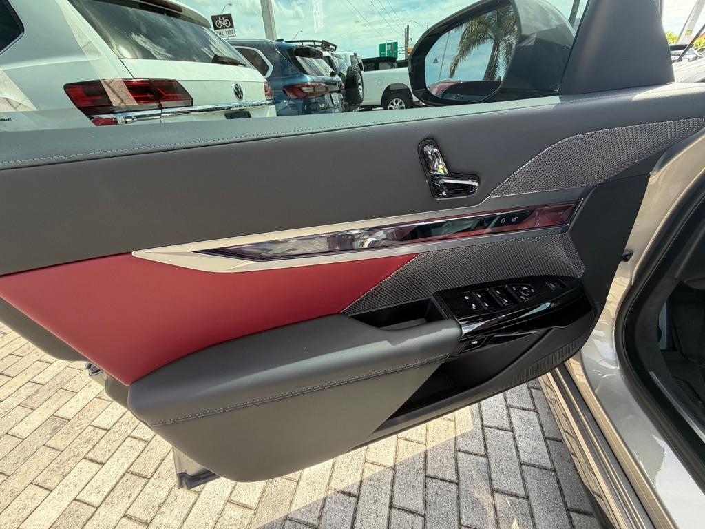 BMW 7 Series 740i Sedan 2024