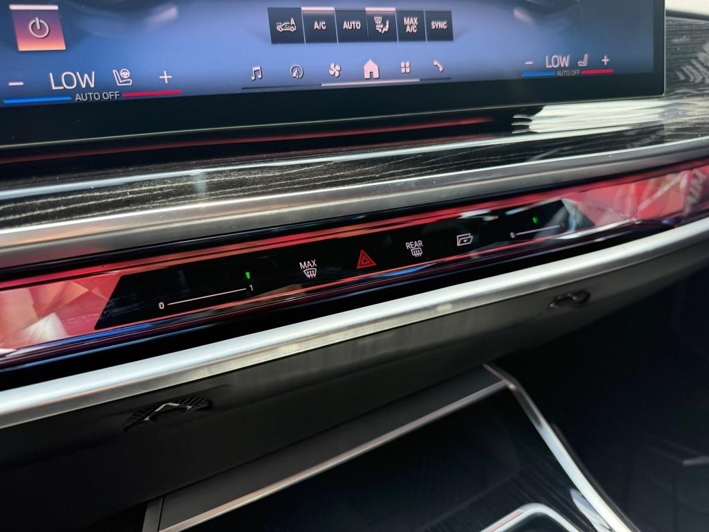 BMW 7 Series 740i Sedan 2024