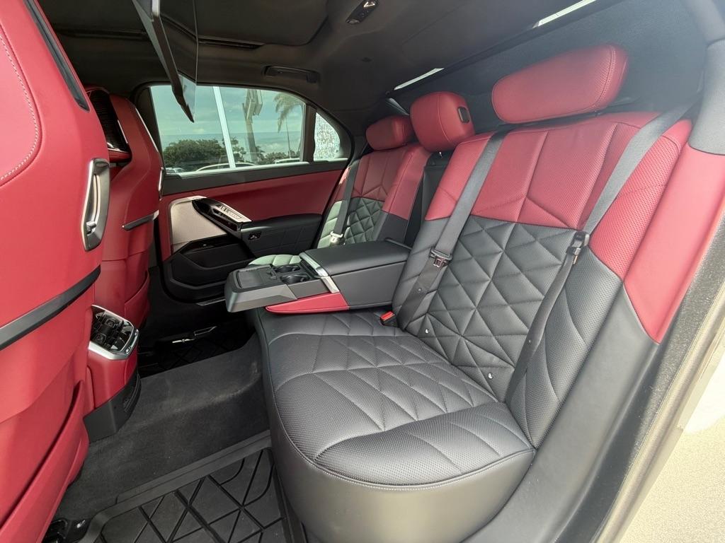 BMW 7 Series 740i Sedan 2024
