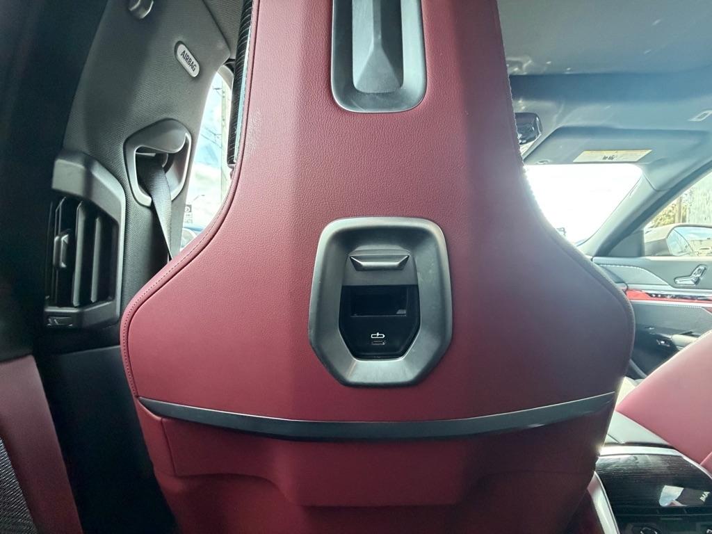 BMW 7 Series 740i Sedan 2024