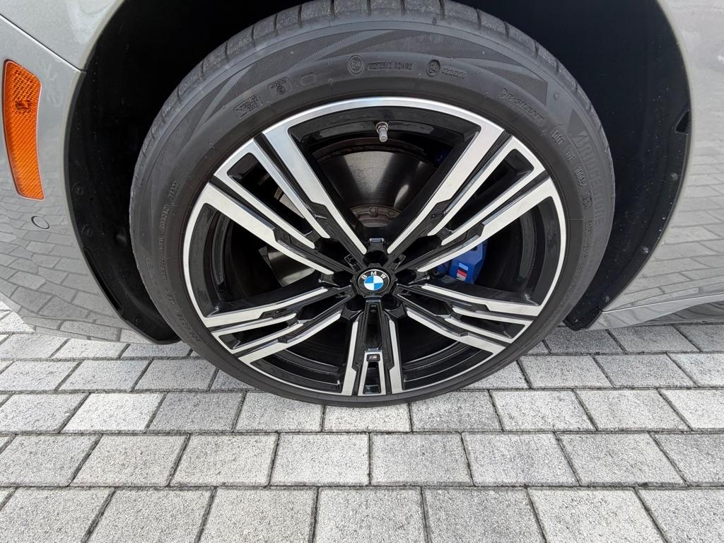 BMW 7 Series 740i Sedan 2024